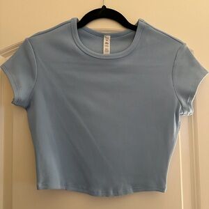 ALO Yoga Light Blue Ribbed Women's Crop Short Sleeve